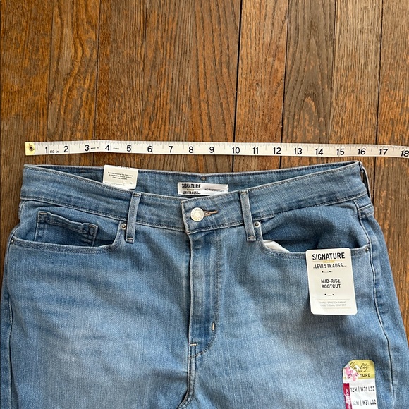 Levis Mid Rise Classic Bootcut Jeans 12 W31 L32 NEW NWT - Picture 3 of 7